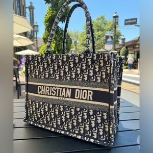 DIOR MEDIUM TOTE